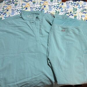 Woman's Fig light  Teal scrub set